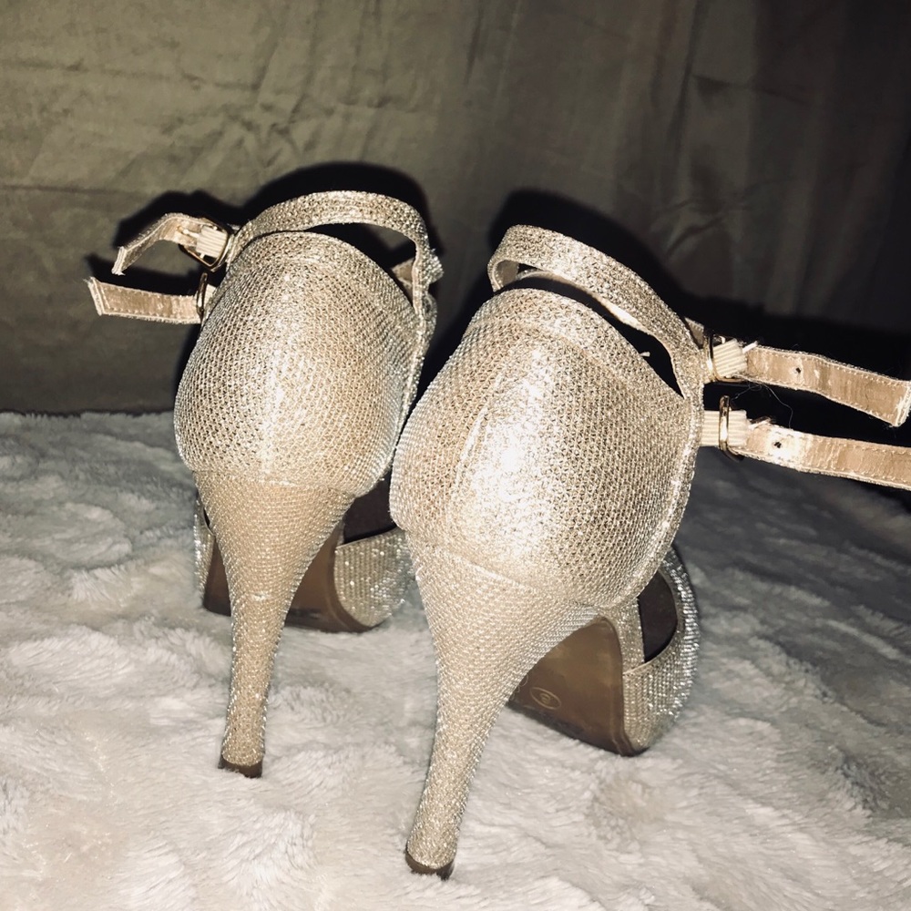 Heels - Picture 5 of 6